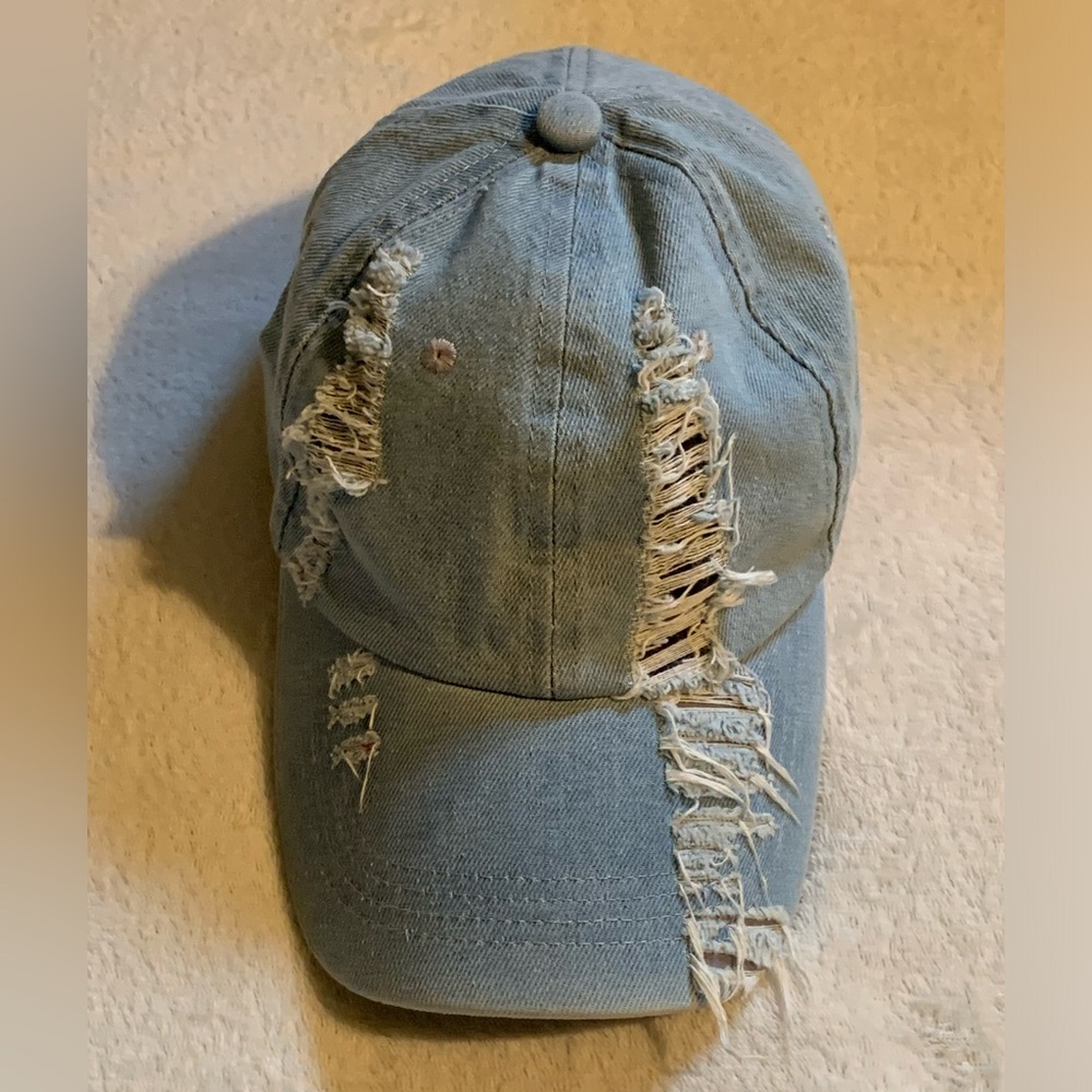 Ripped Jeans hat
